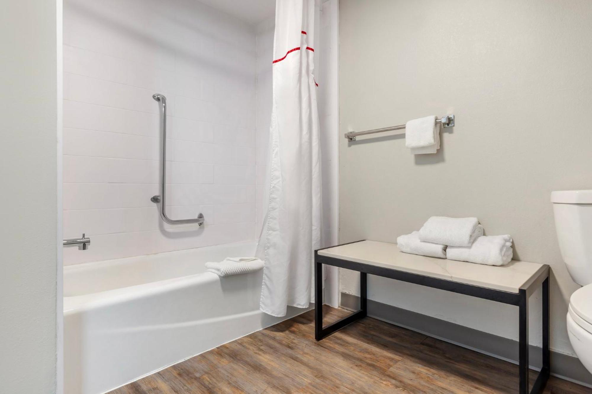 Red Roof Inn דון מראה חיצוני תמונה